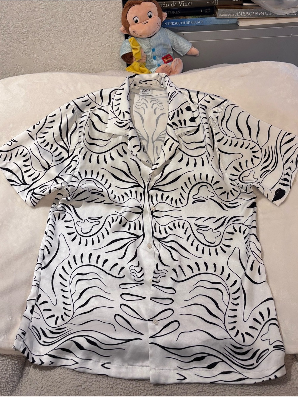 Zara White Shirt with Black Abstract Lines